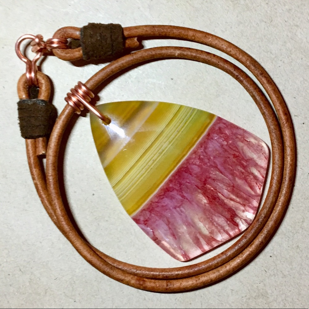 💜SALE💜 16” Agate Leather Choker Necklace